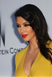 KIM KARDASHIAN