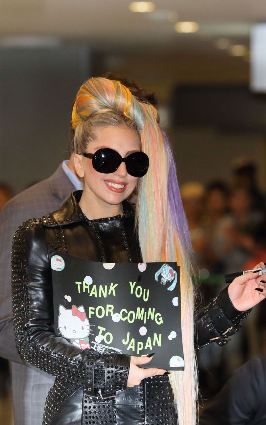 LADY GAGA