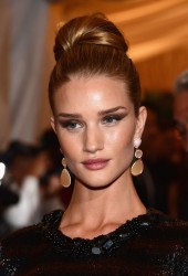ROSIE HUNTINGTON WHITELEY