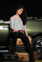 SELENA GOMEZ