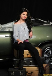 SELENA GOMEZ