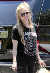 AVRIL LAVIGNE