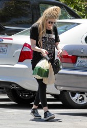 AVRIL LAVIGNE
