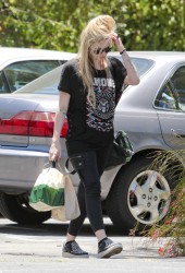 AVRIL LAVIGNE