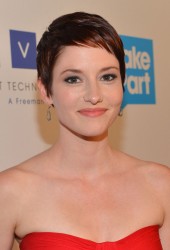 CHYLER LEIGH