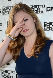 JULIA STILES