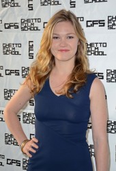 JULIA STILES