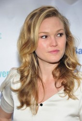JULIA STILES