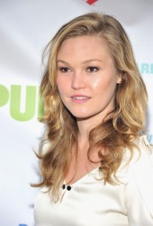 JULIA STILES