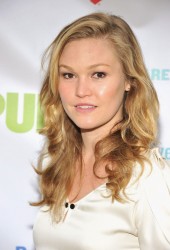 JULIA STILES