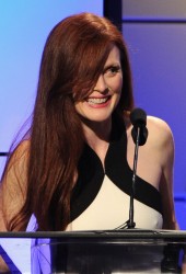 JULIANNE MOORE