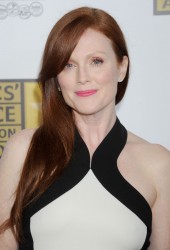 JULIANNE MOORE