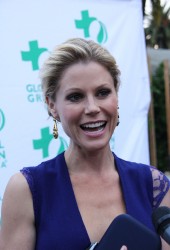 JULIE BOWEN