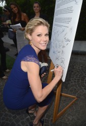 JULIE BOWEN