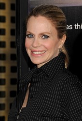 KRISTIN BAUER Van STRATEN