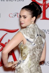 LILY COLLINS