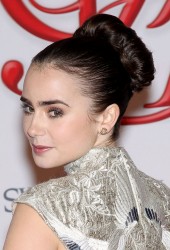 LILY COLLINS