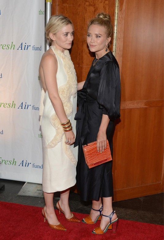 MARY KATE and ASHLEY OLSEN