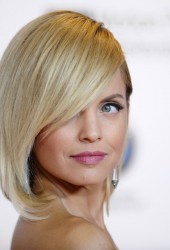 MENA SUVARI
