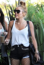 MILEY CYRUS