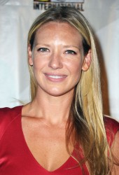 ANNA TORV