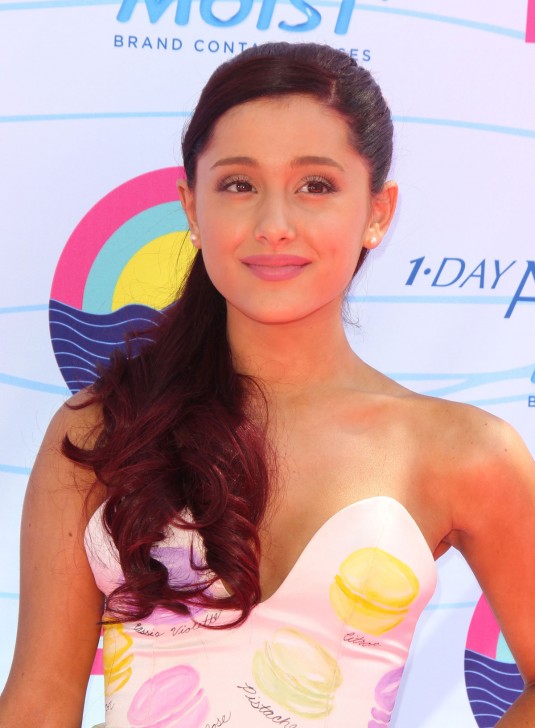 ARIANA GRANDE