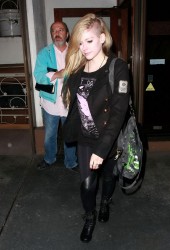 AVRIL LAVIGNE