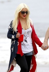 CHRISTINA AGUILERA