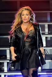 DEMI LOVATO