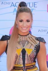 DEMI LOVATO