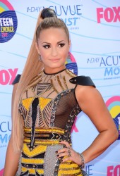 DEMI LOVATO