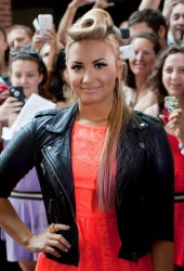 DEMI LOVATO