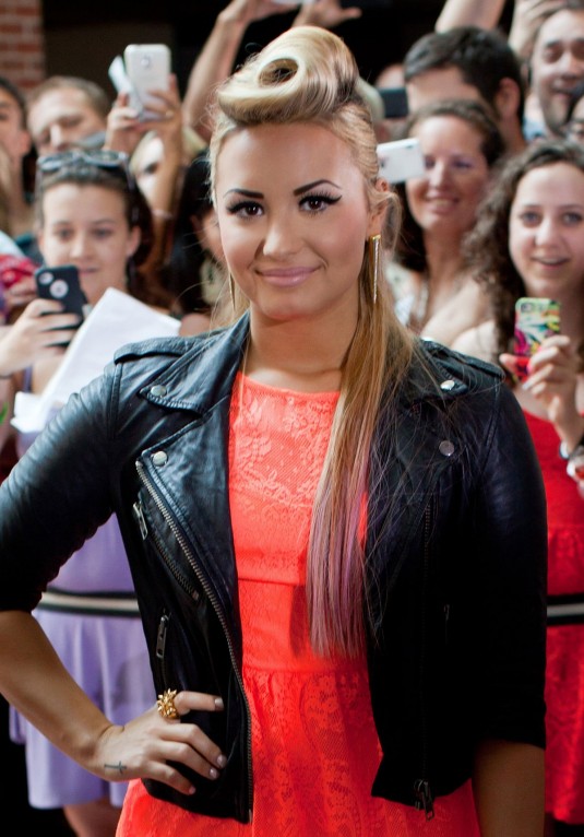 DEMI LOVATO