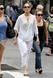 JENNIFER LOPEZ