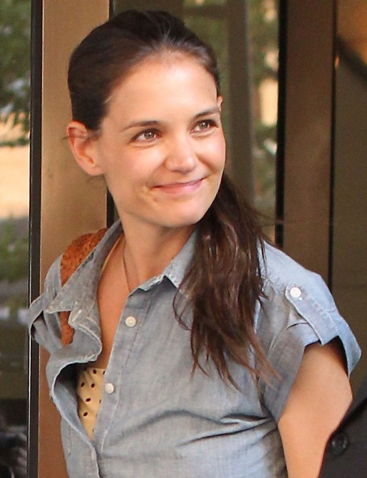 KATIE HOLMES