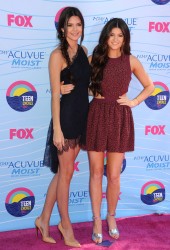 KENDALL and KYLIE JENNER at 2012 Teen Choice Awards in Universal City ...