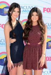 KENDALL and KYLIE JENNER