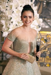 LILY COLLINS