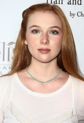 MOLLY QUINN