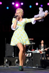 PIXIE LOTT