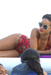 RIHANNA
