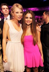 SELENA GOMEZ and Tylor Swift