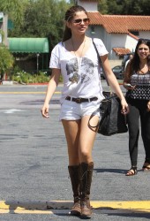 SELENA GOMEZ