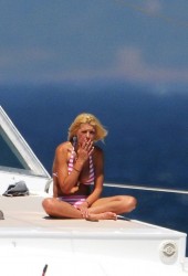 TARA REID