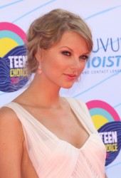 TAYLOR SWIFT