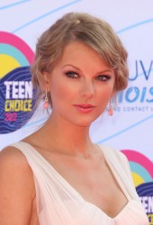 TAYLOR SWIFT
