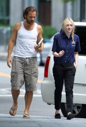 DAKOTA FANNING