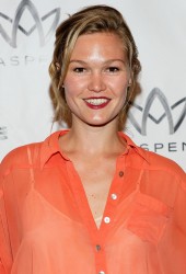 JULIA STILES