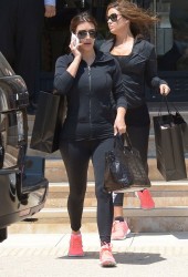 KIM KARDASHIAN