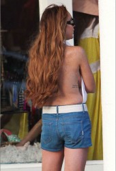 LINDSAY LOHAN